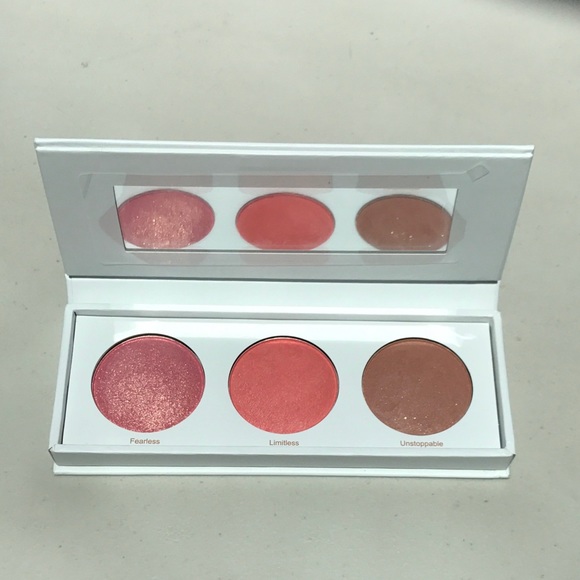Blush Trio Palette - Picture 2 of 6